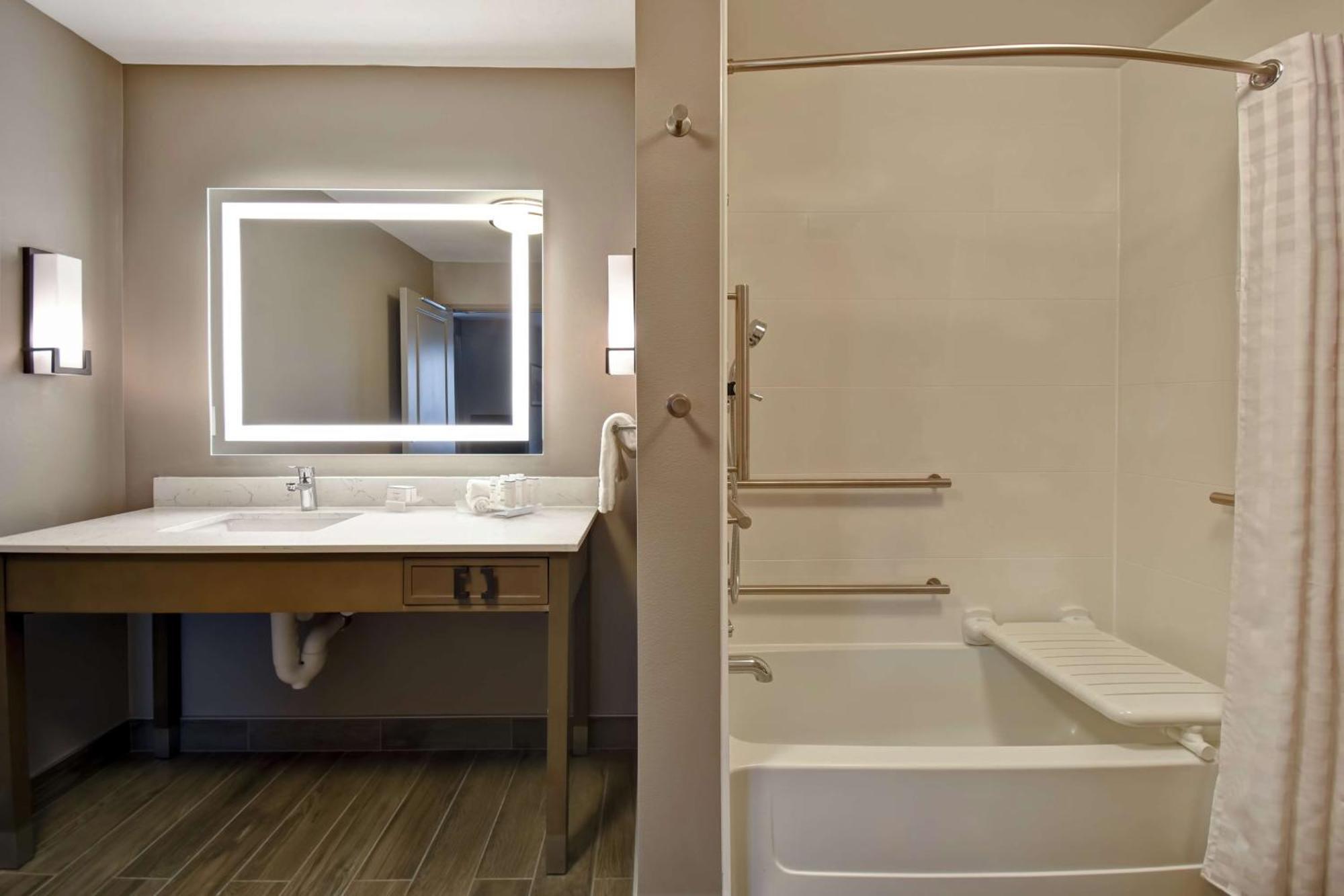 Homewood Suites By Hilton Orange New Haven Bagian luar foto